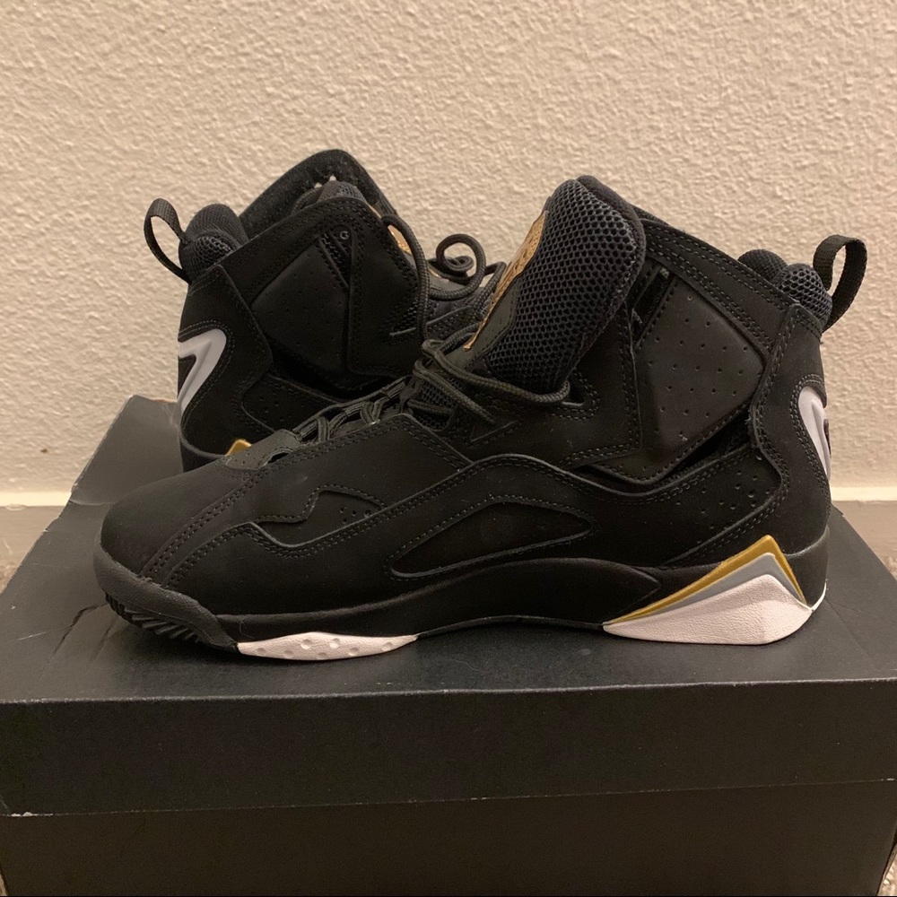 Jordan True Flight 'Black Metallic Gold'